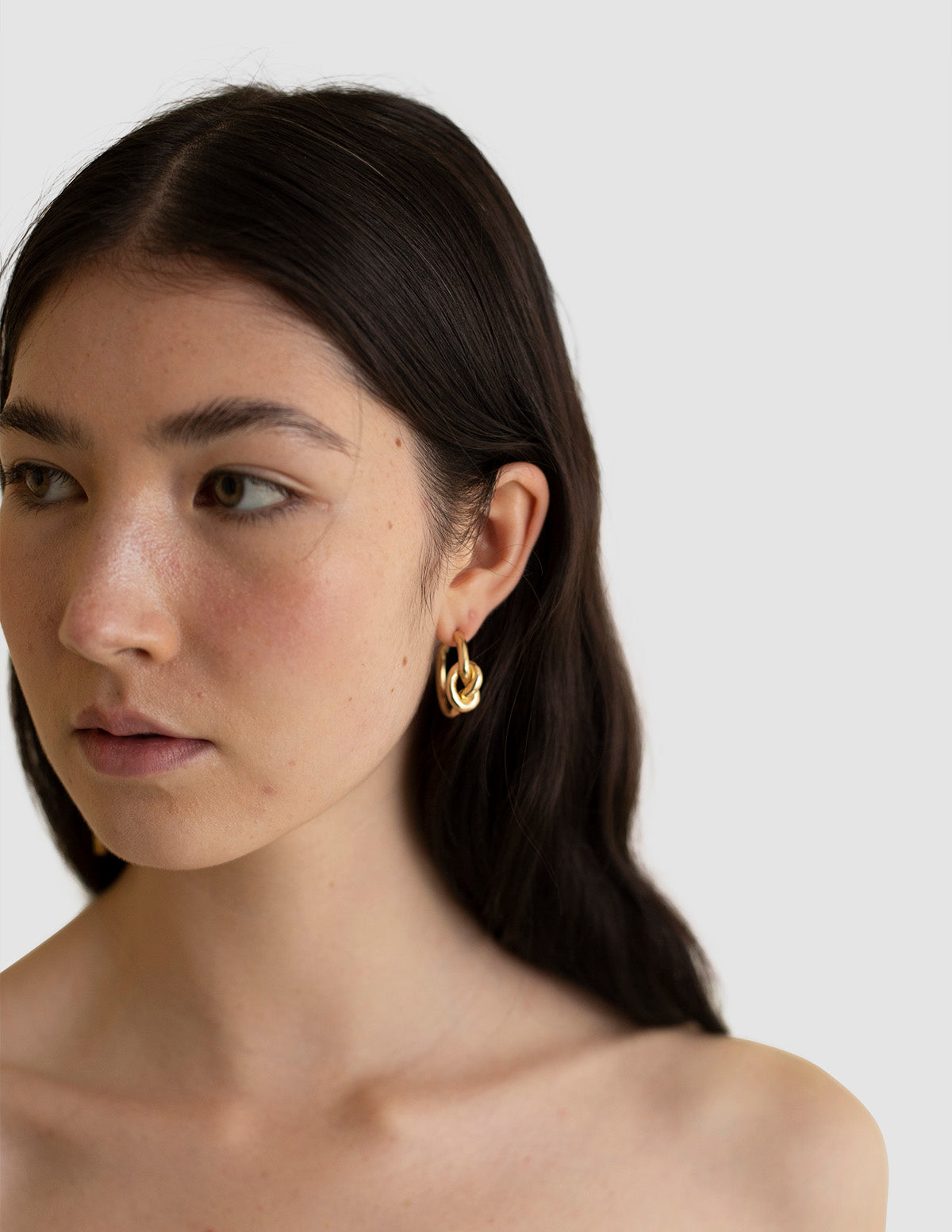 material:gold;