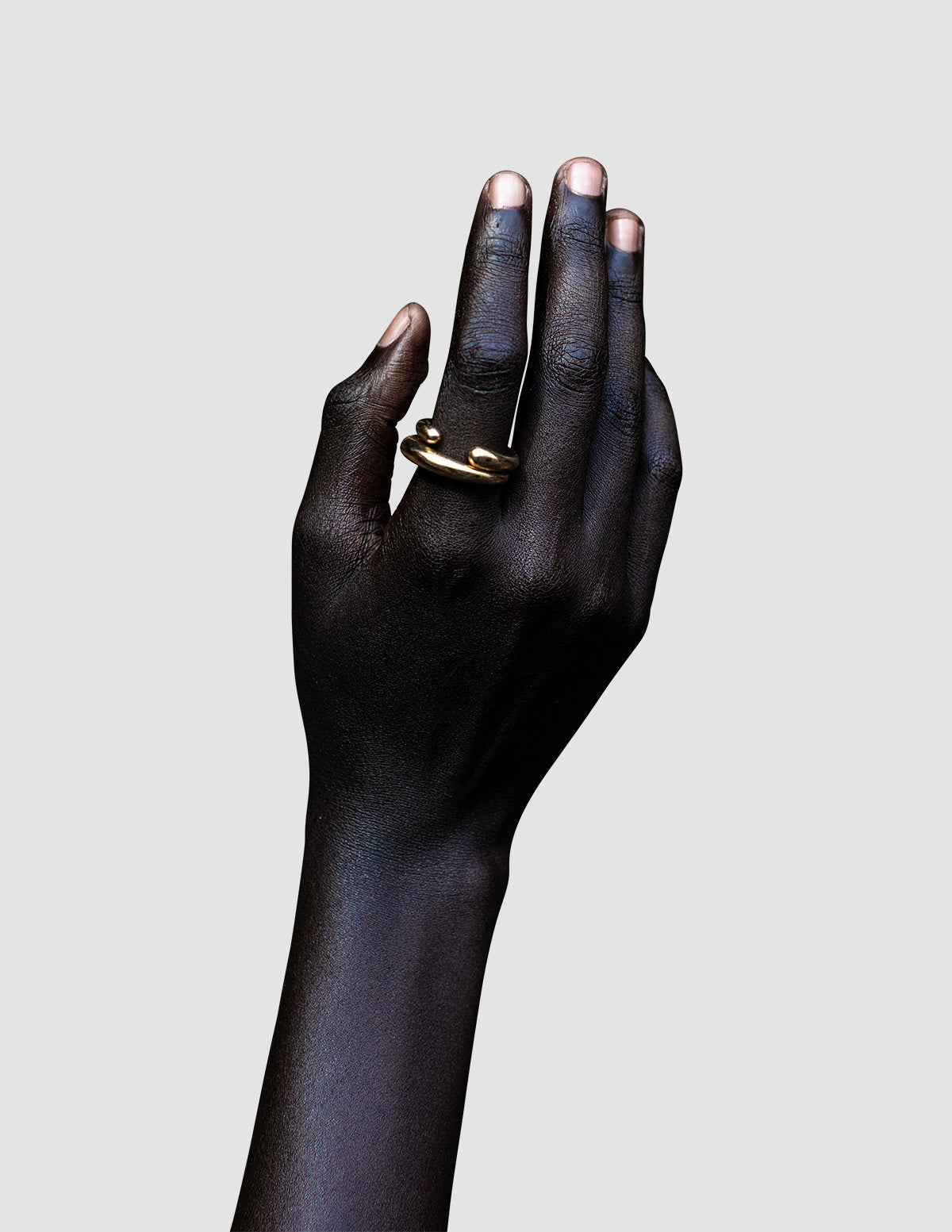 material:gold;