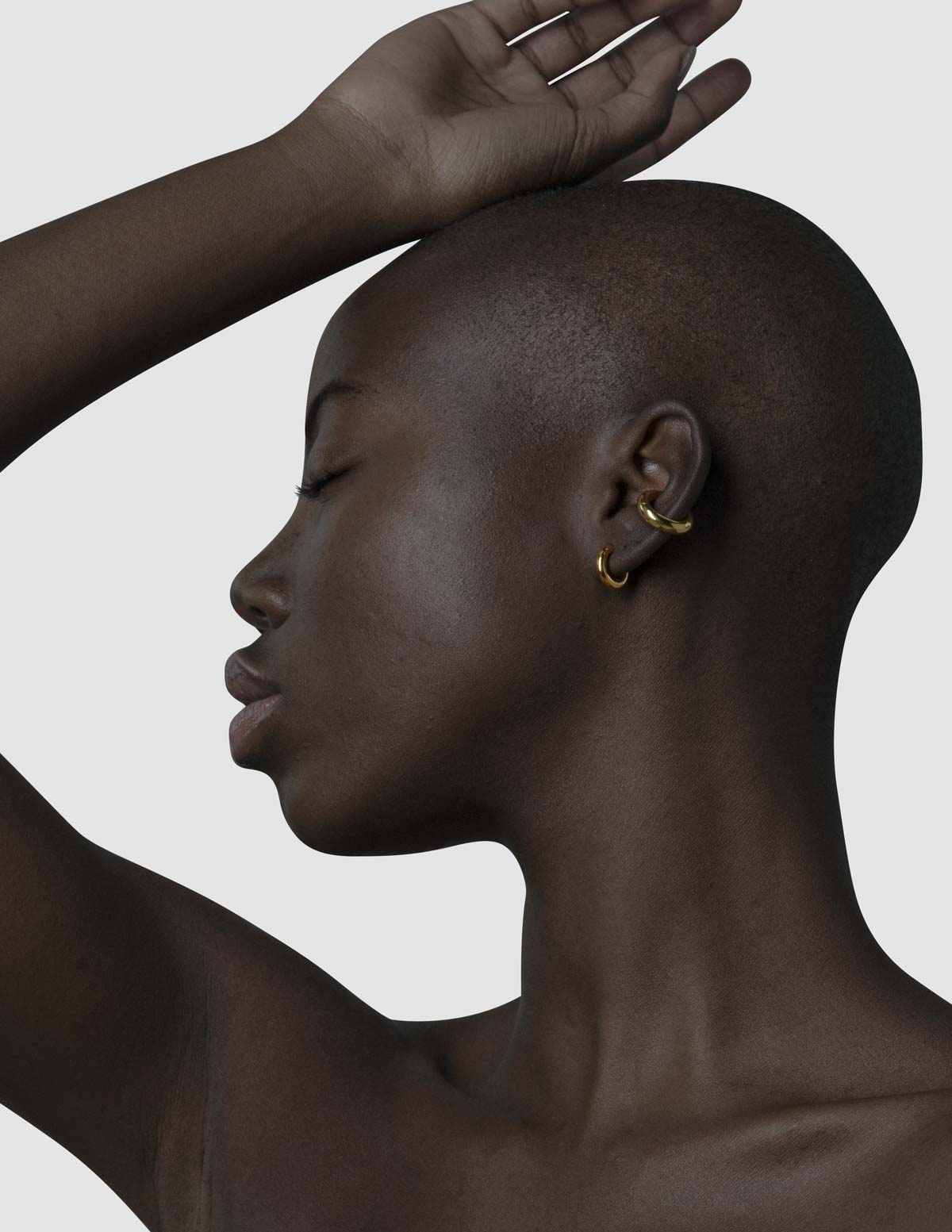 material:gold;