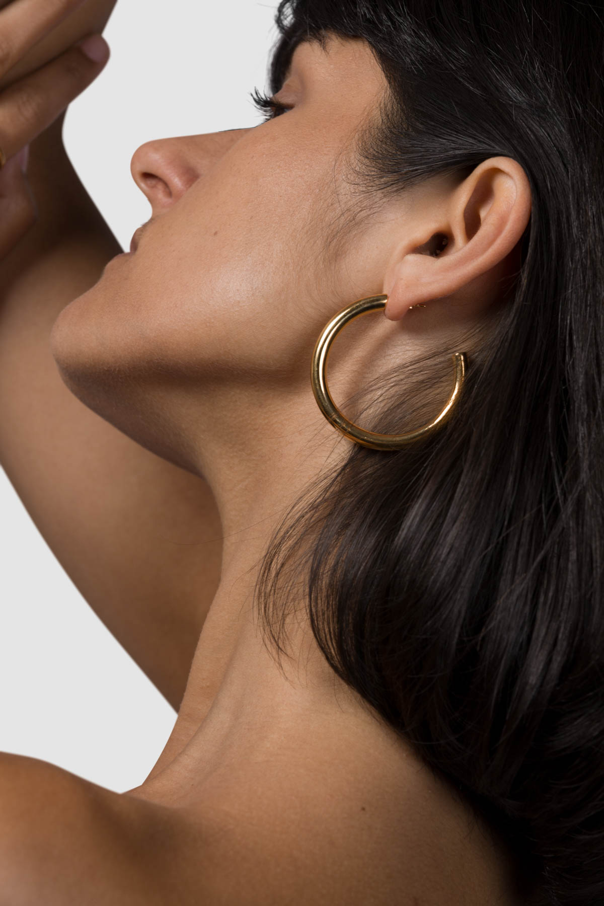 material:gold;