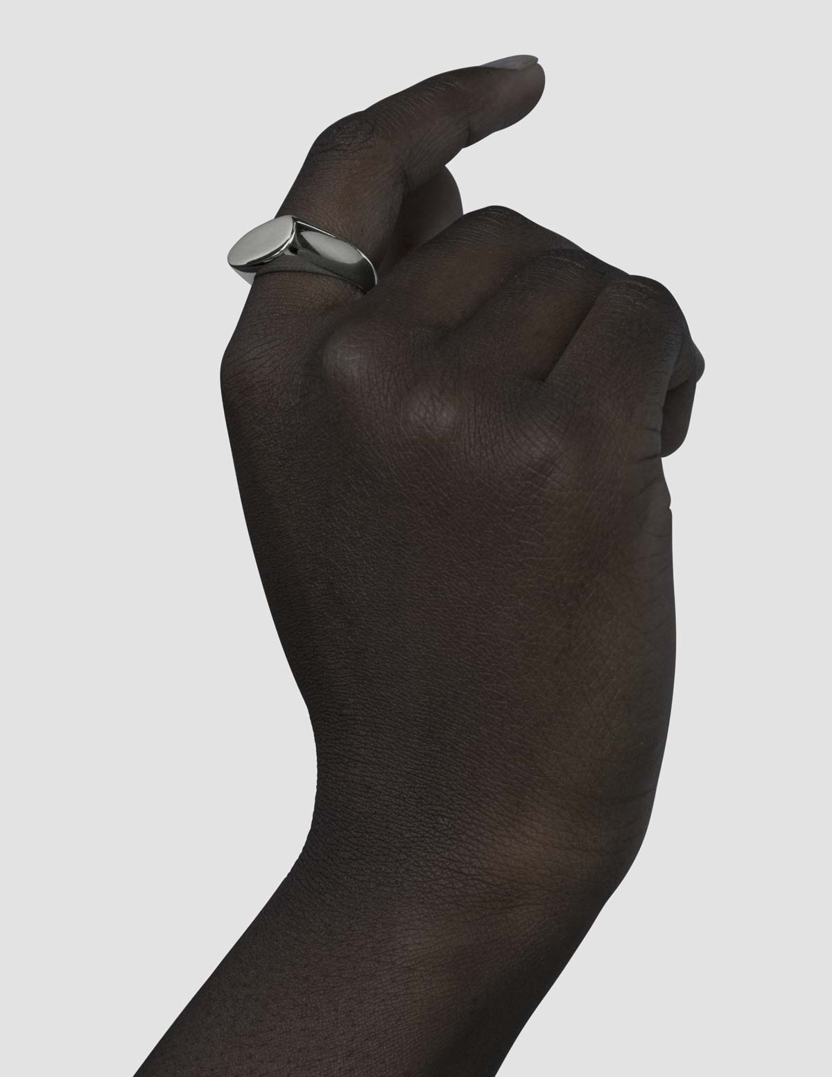 material:silver;