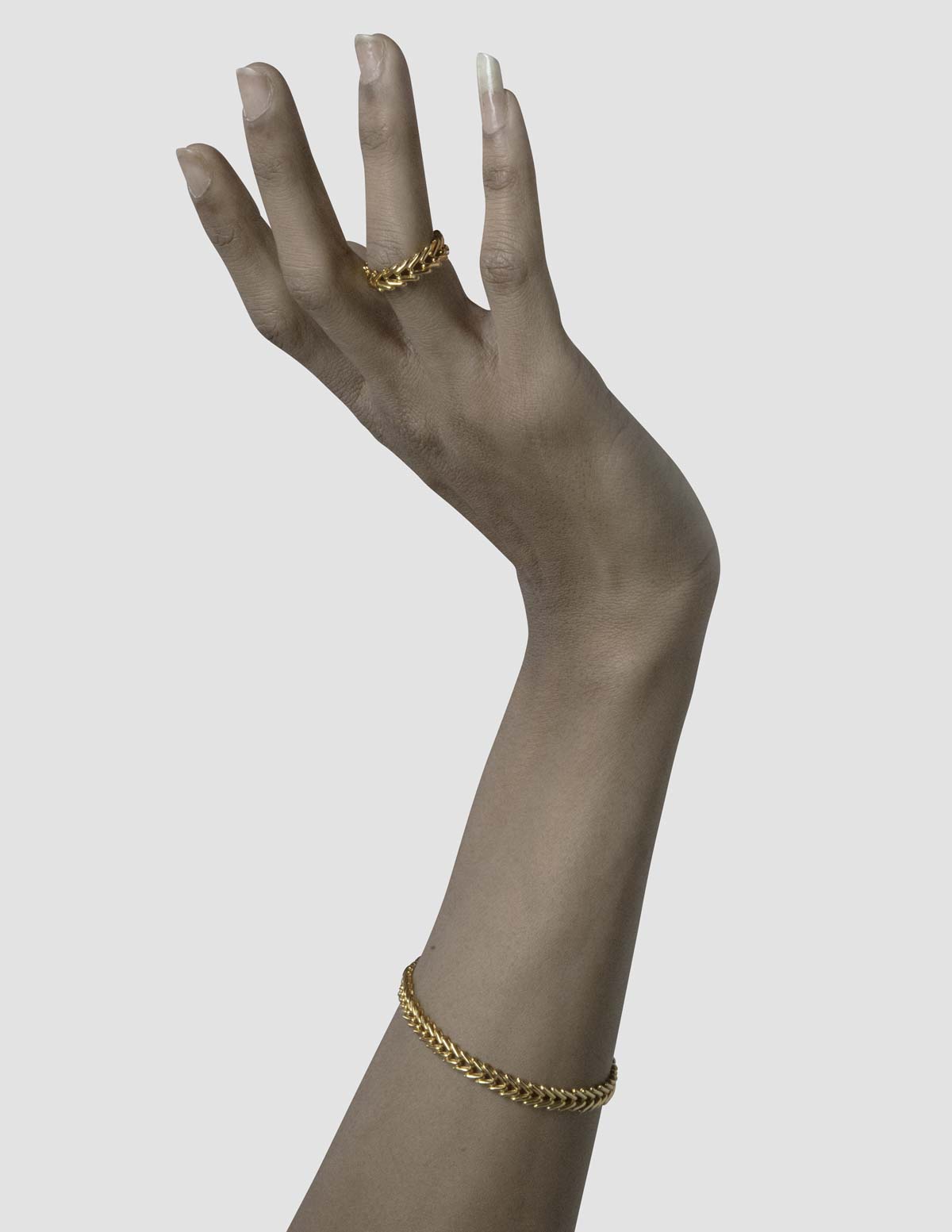 material:gold;