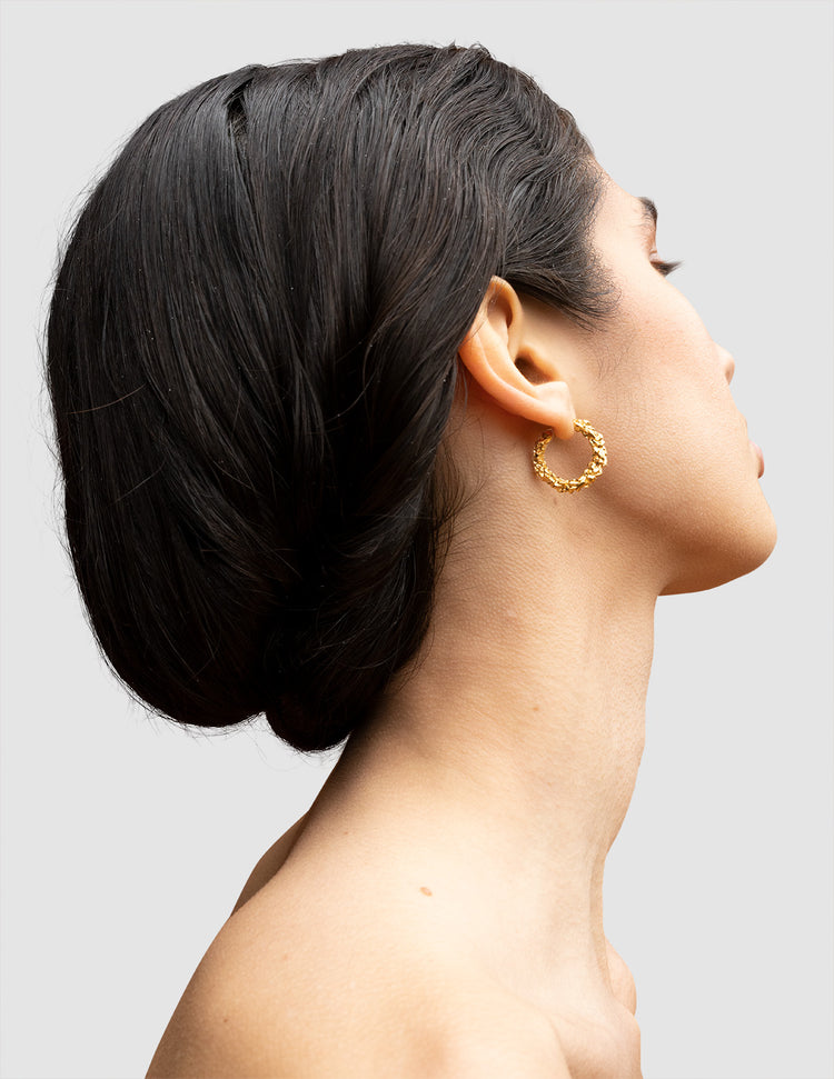 material:gold;