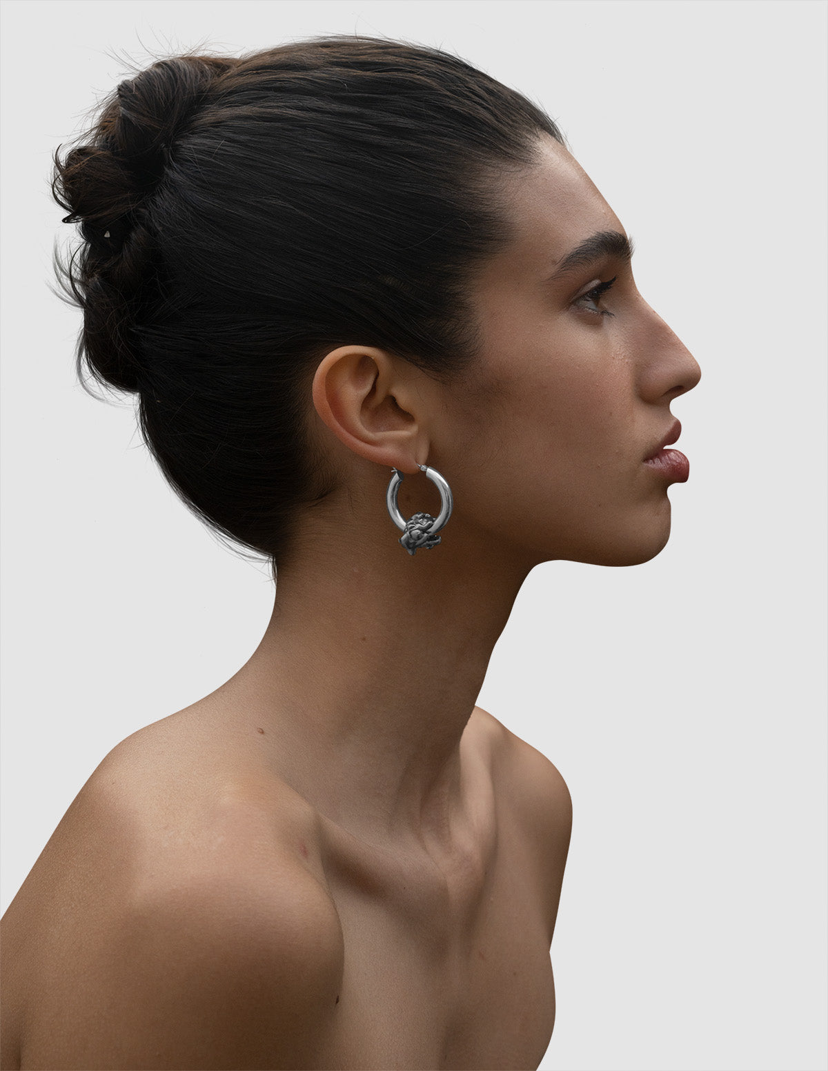 material:silver;