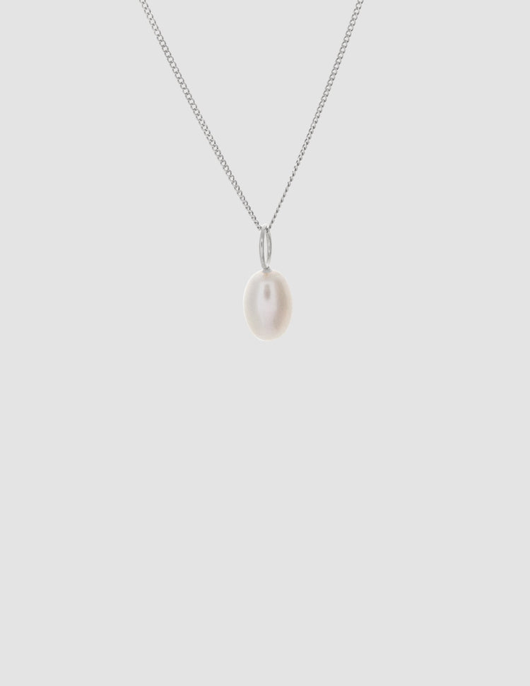 material:silver; add-on:simple-necklace;