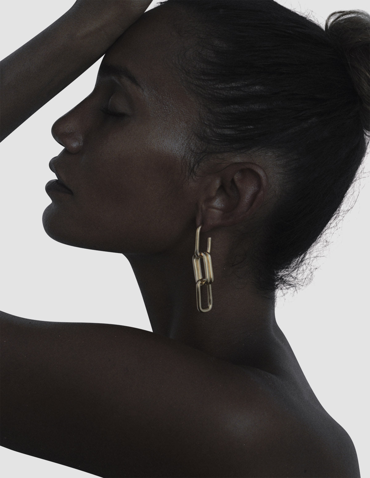 material:gold;