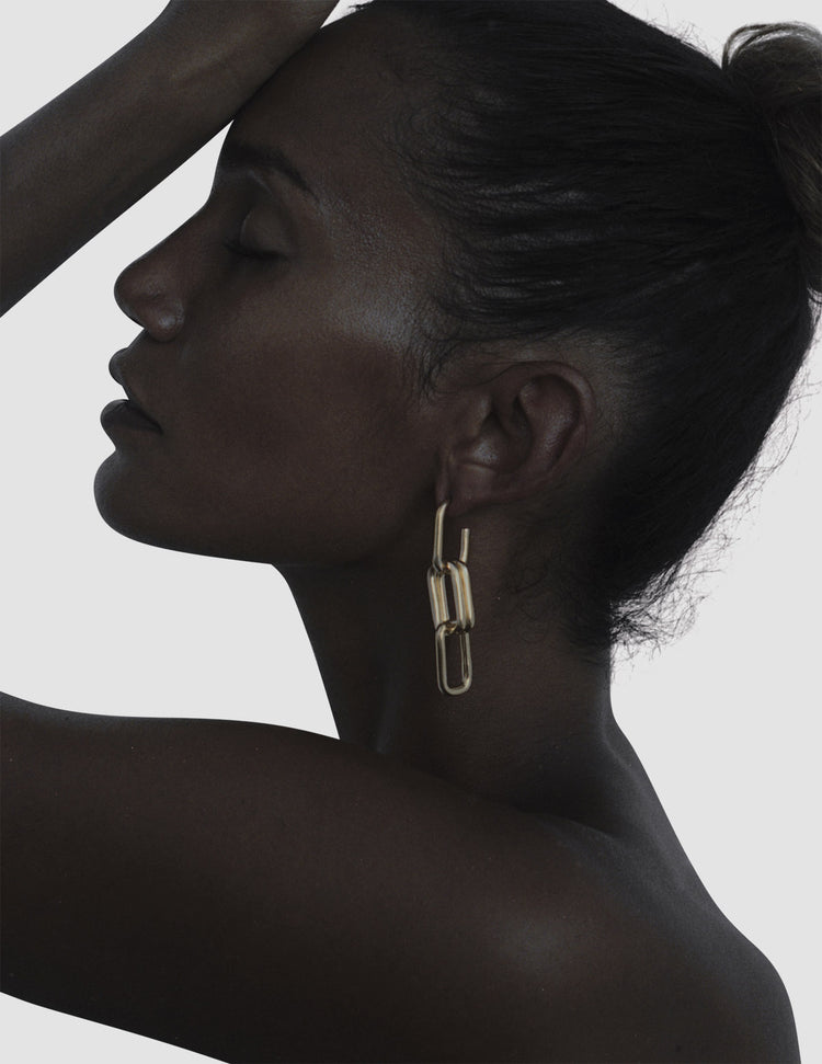material:gold;