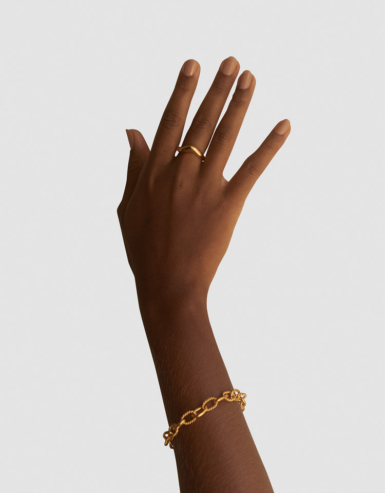 material:gold;