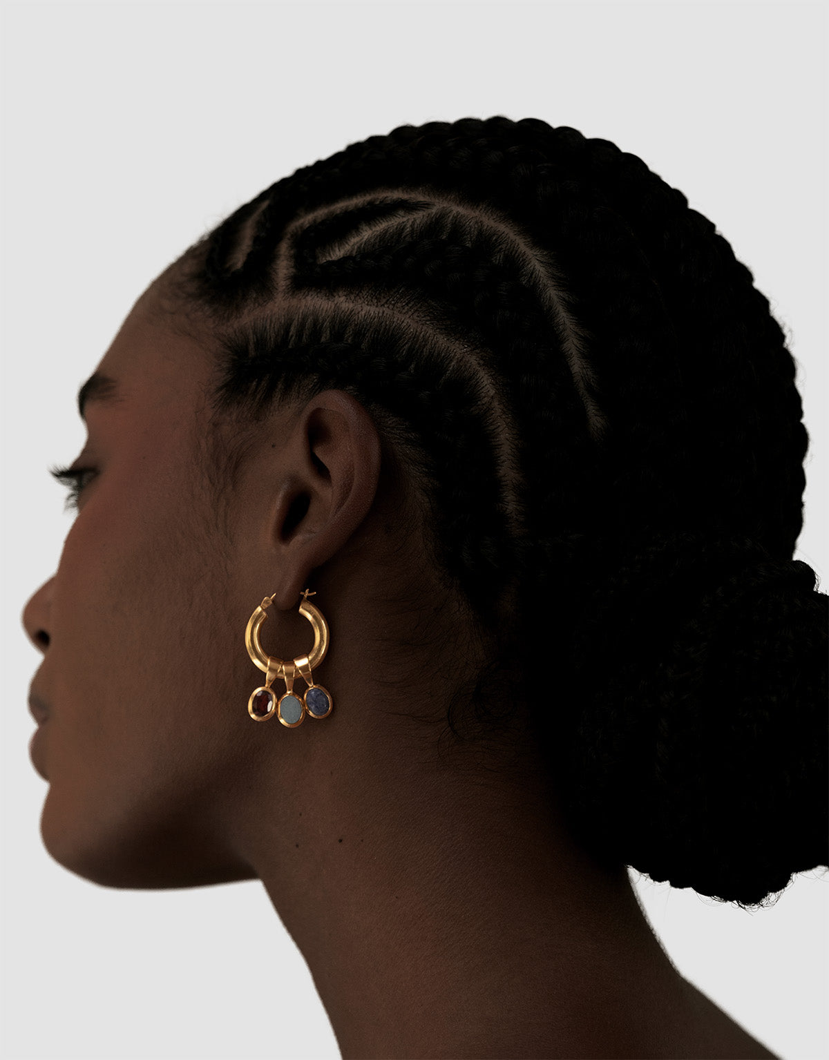 material:gold;