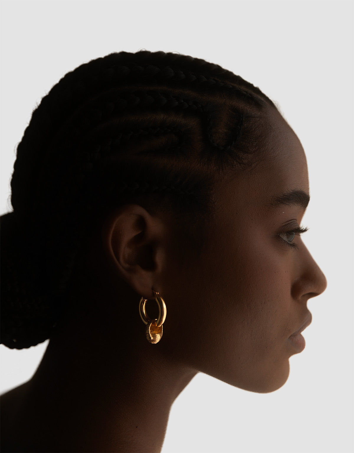 material:gold;