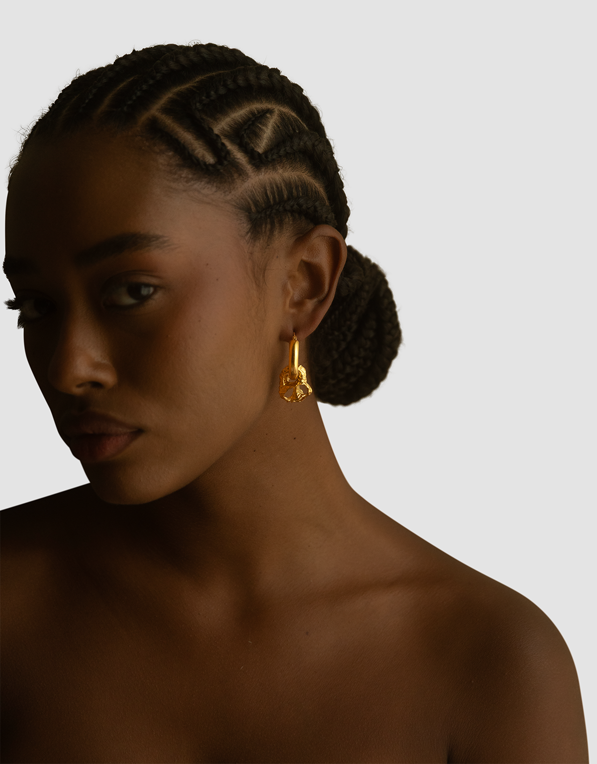 material:gold;
