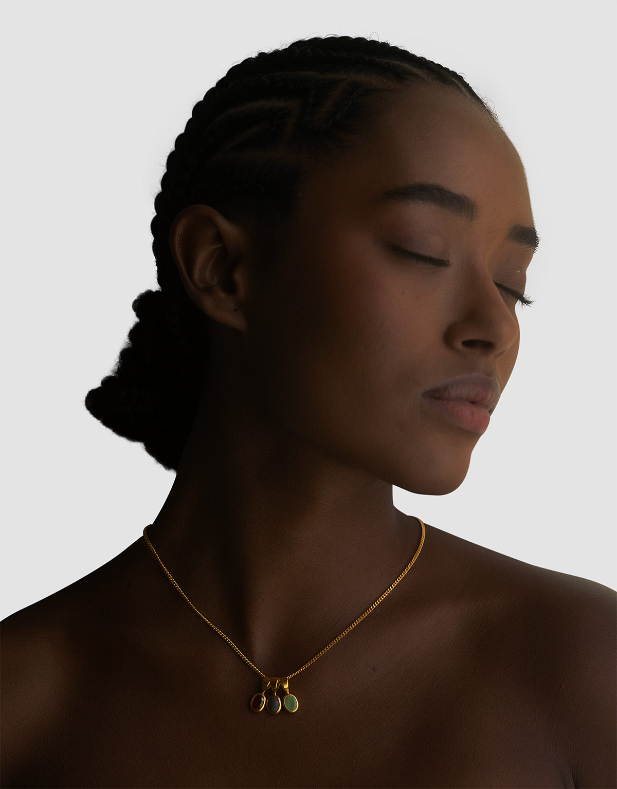material:gold;