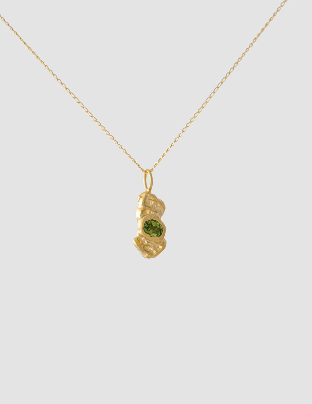material:gold; add-on:tiny-oval-necklace; add-on:lea-de-nil-add-on;