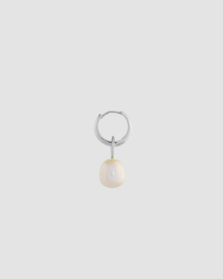 material:silver; add-on:tiny-circa-hoops; add-on:pearl-add-on