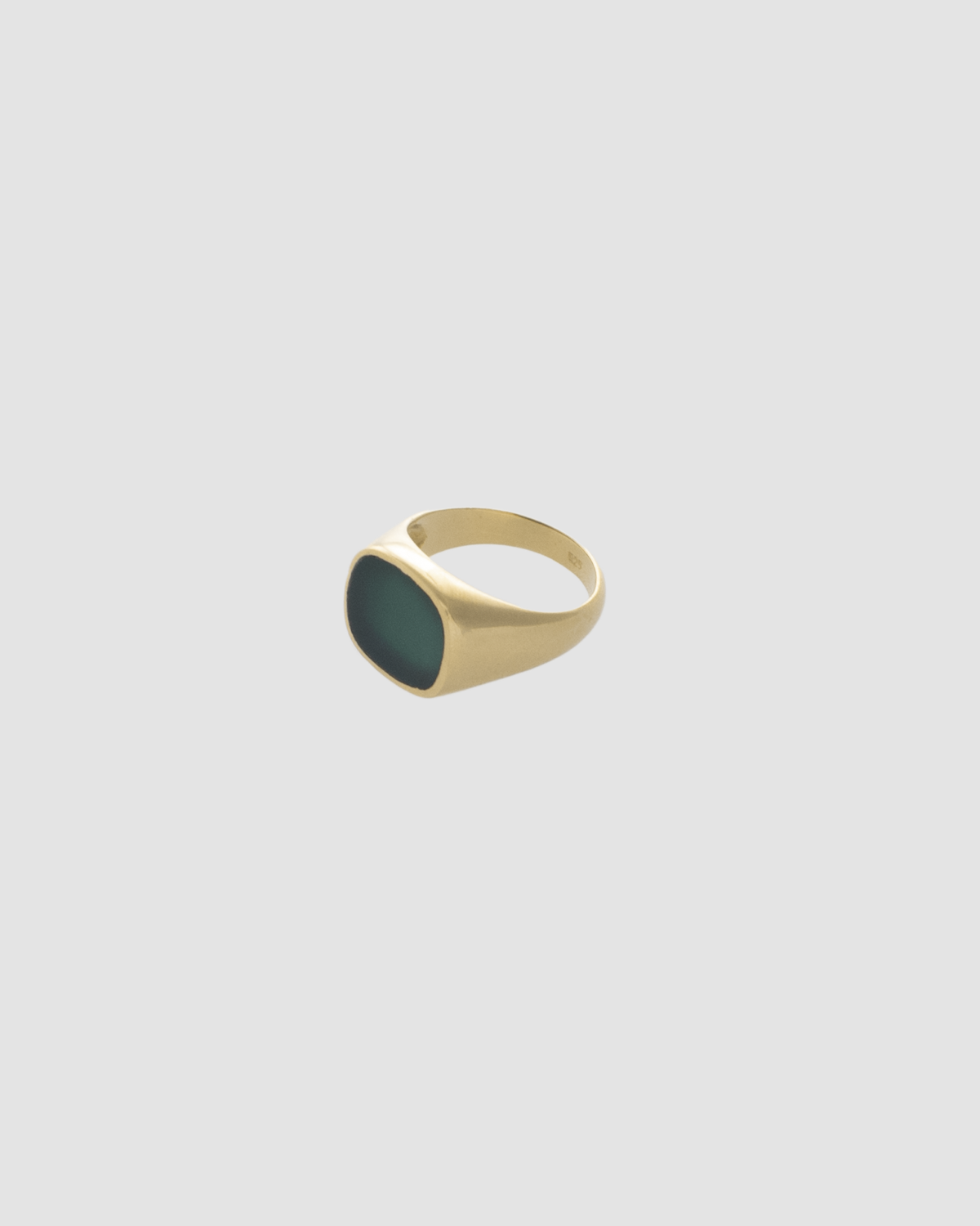 material:gold;