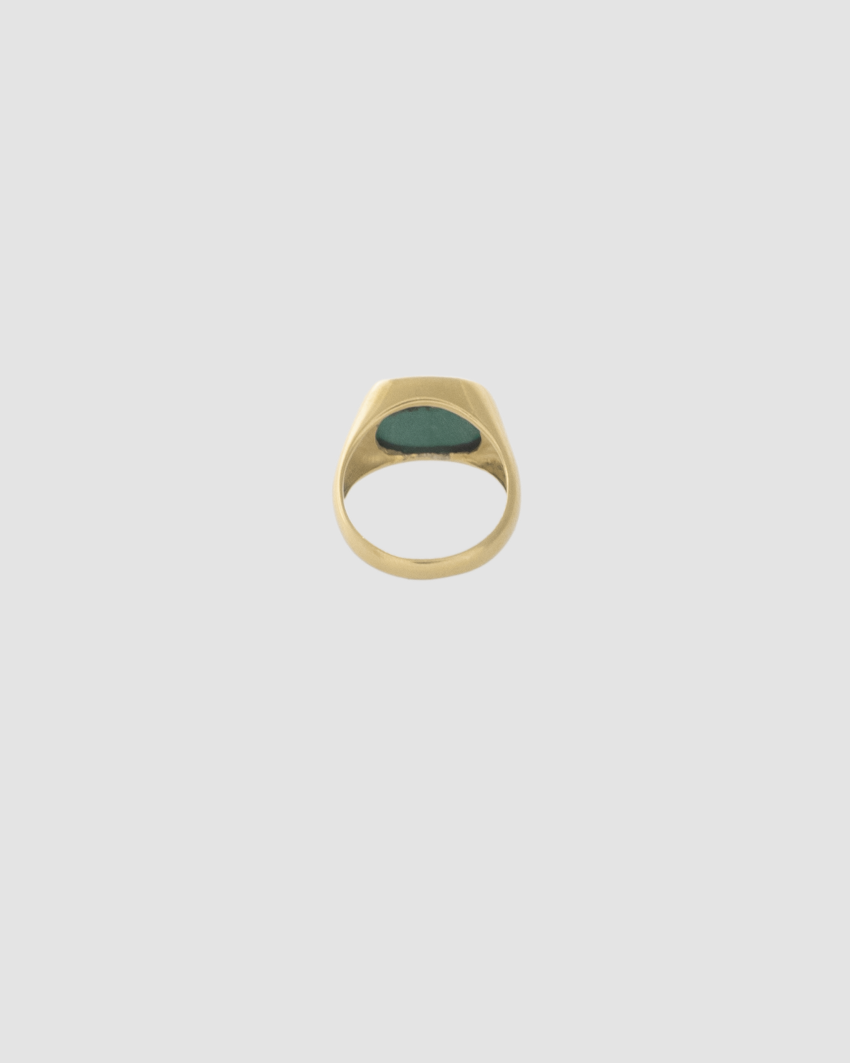material:gold;