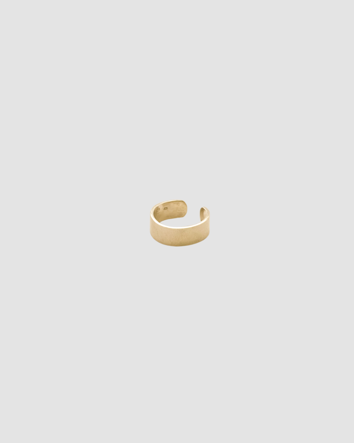 material:gold;