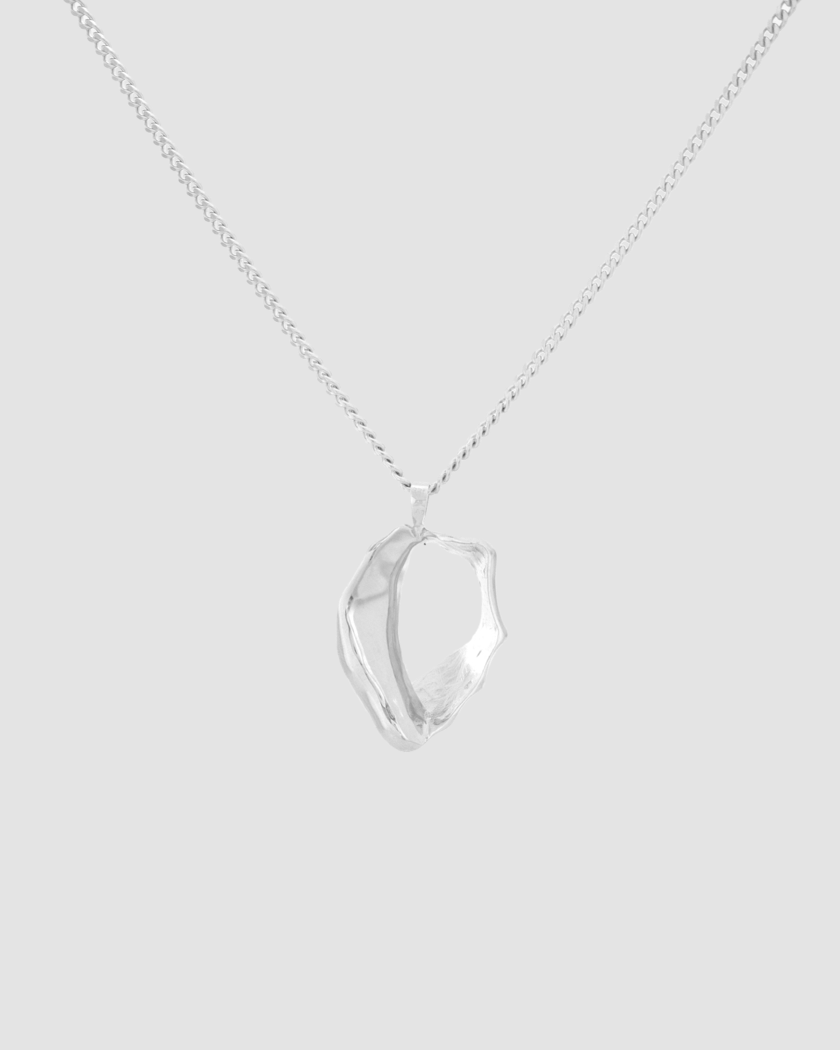 material:silver; add-on:mini-chain-necklace; add-on:big-shell-add-on;
