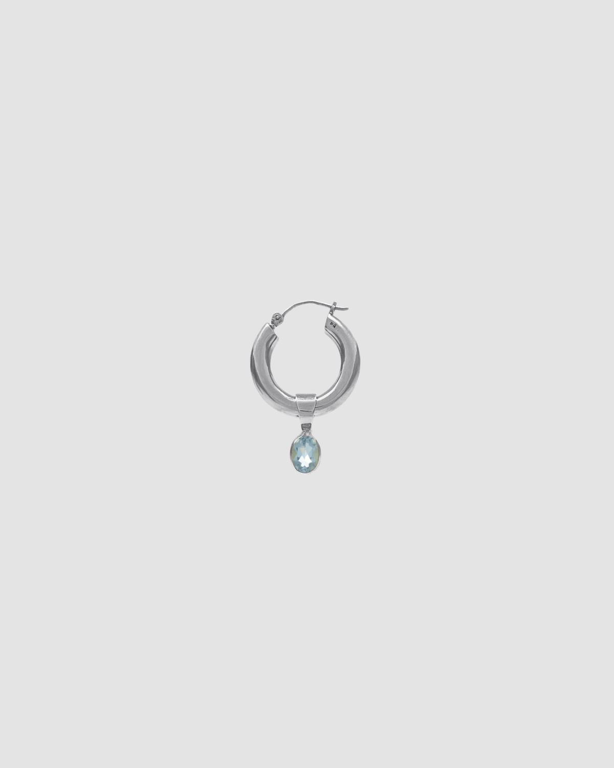 material:gold; add-on:hoops-click; add-on:topaz-add-on;