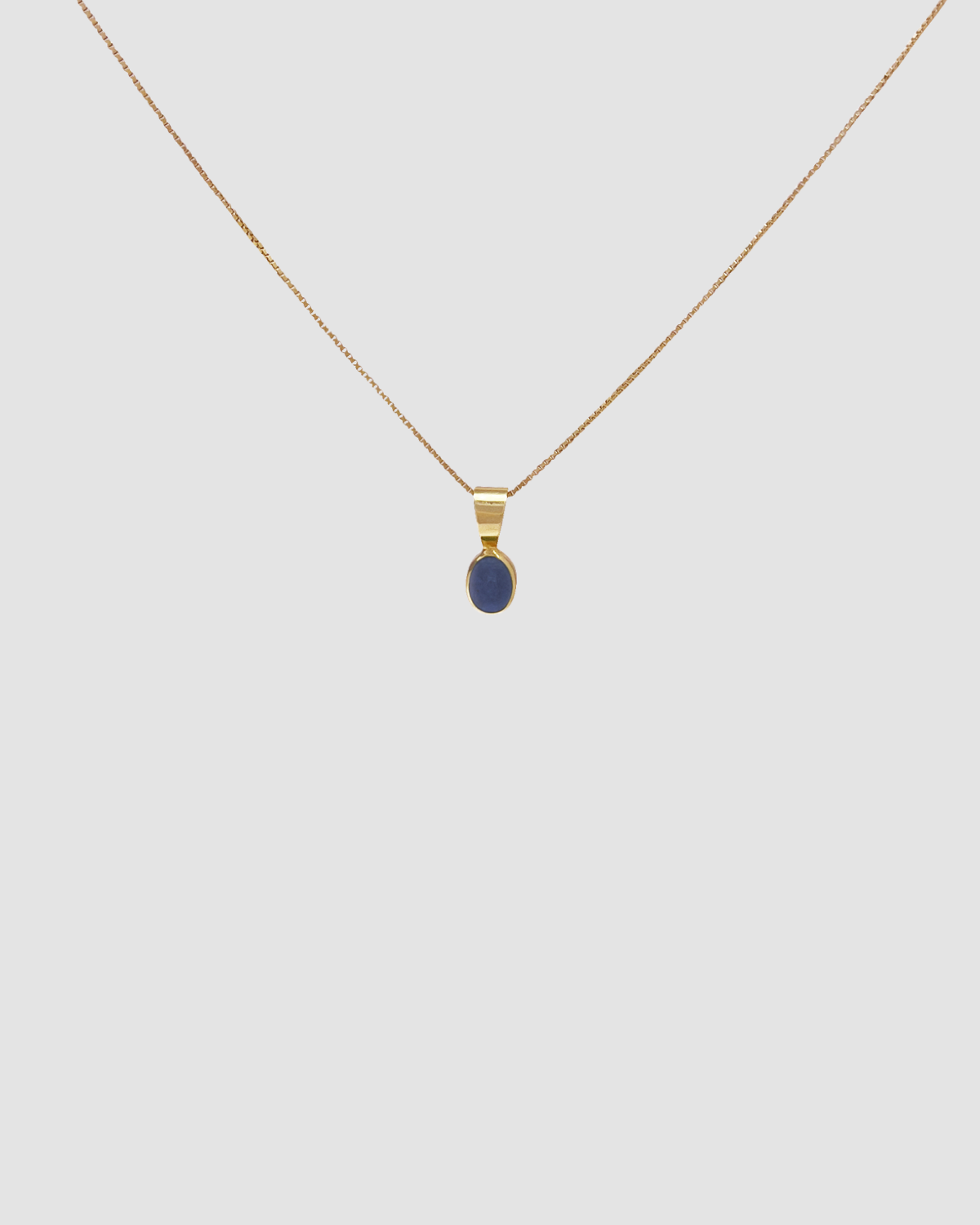 material:gold; add-on:simple-necklace; add-on:lapislazuli-add-on;