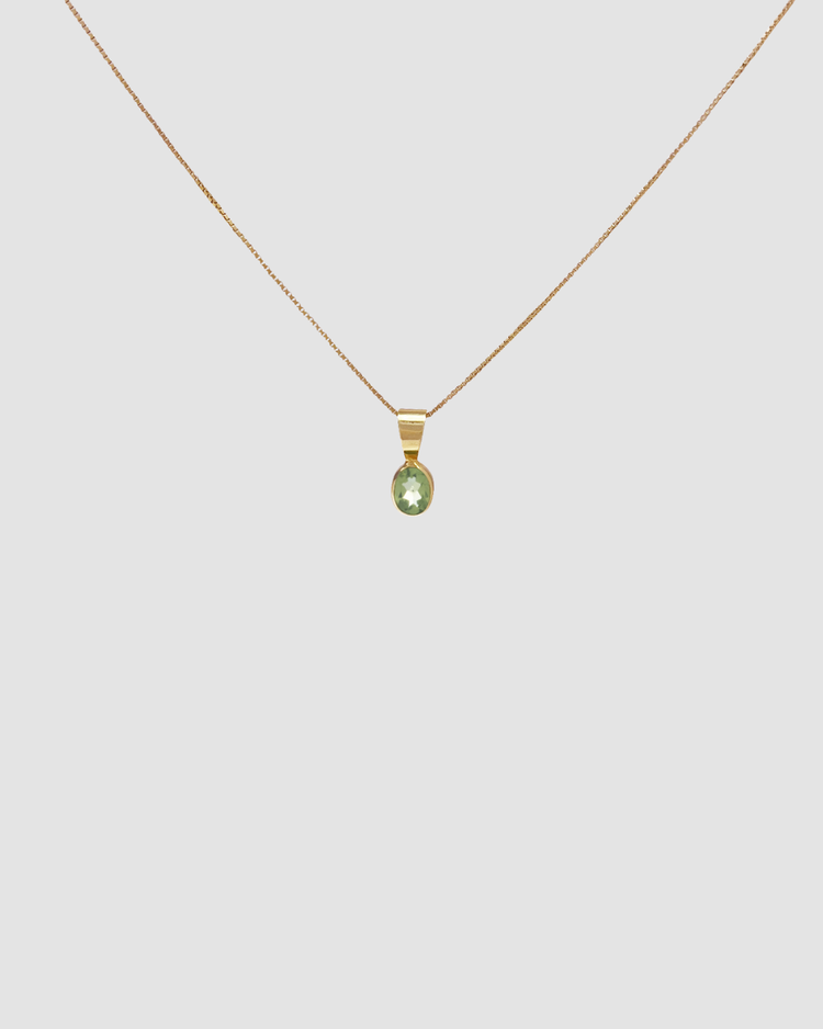 material:gold; add-on:simple-necklace; add-on:peridot-add-on;