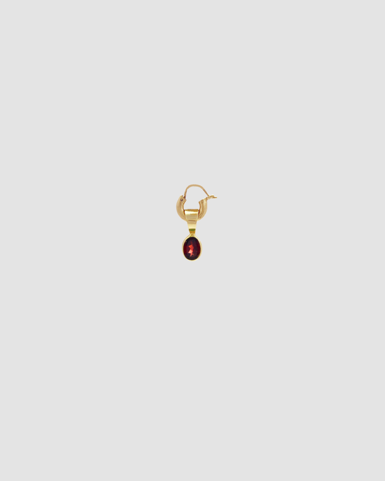 material:gold; add-on:tiny-vintage-hoops-click; add-on:garnet-add-on;