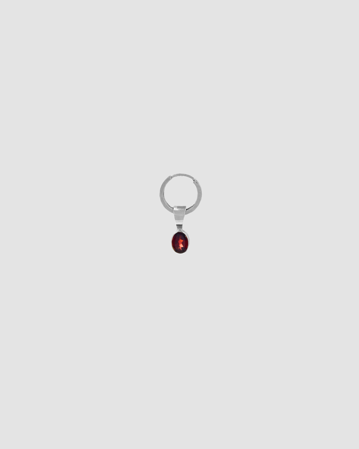 material:silver; add-on:wheel; add-on:garnet-add-on;