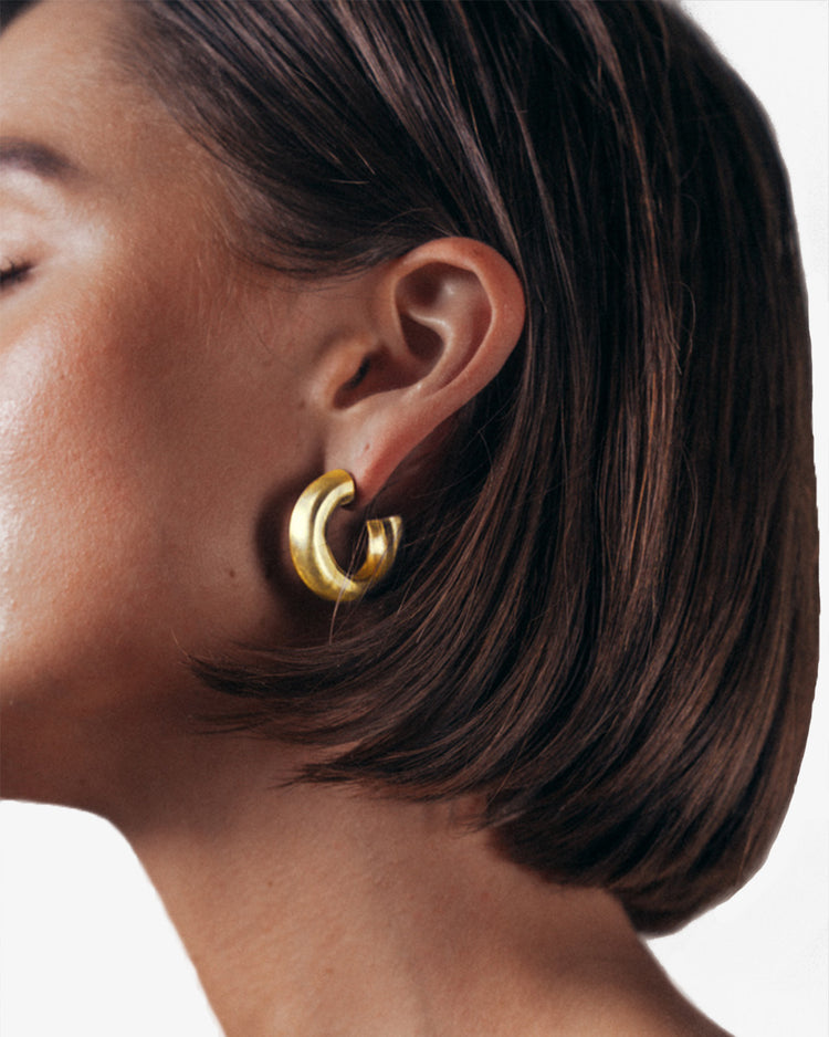 material:gold;