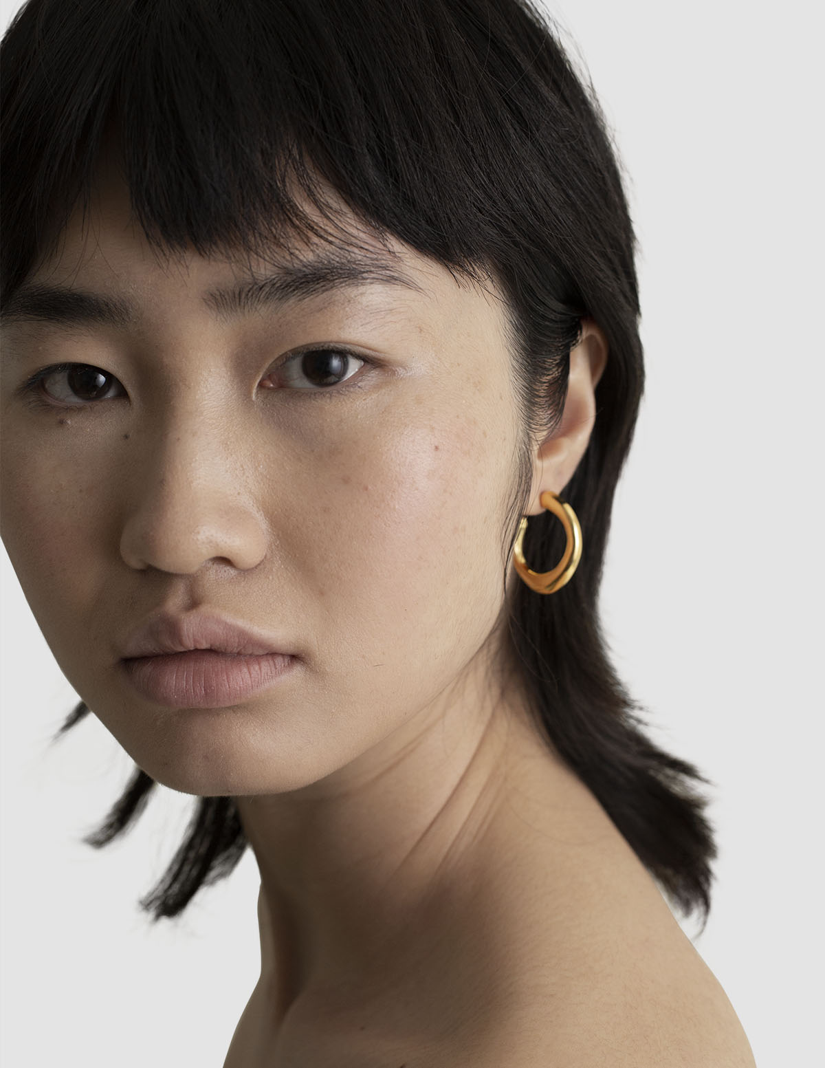material:gold;