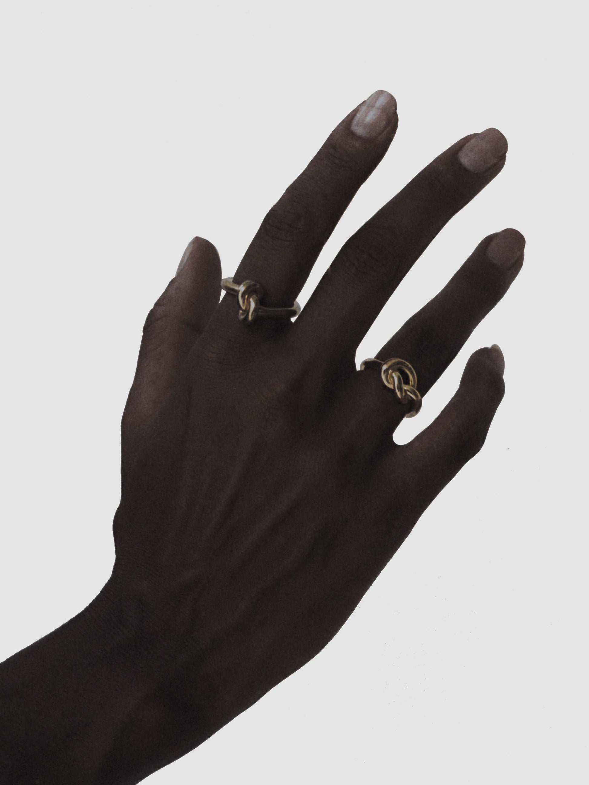 material:gold;