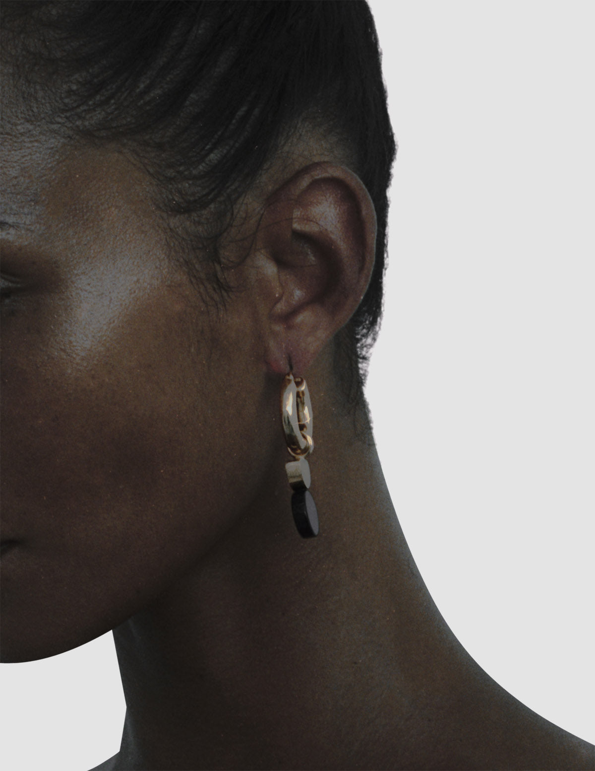 material:gold;