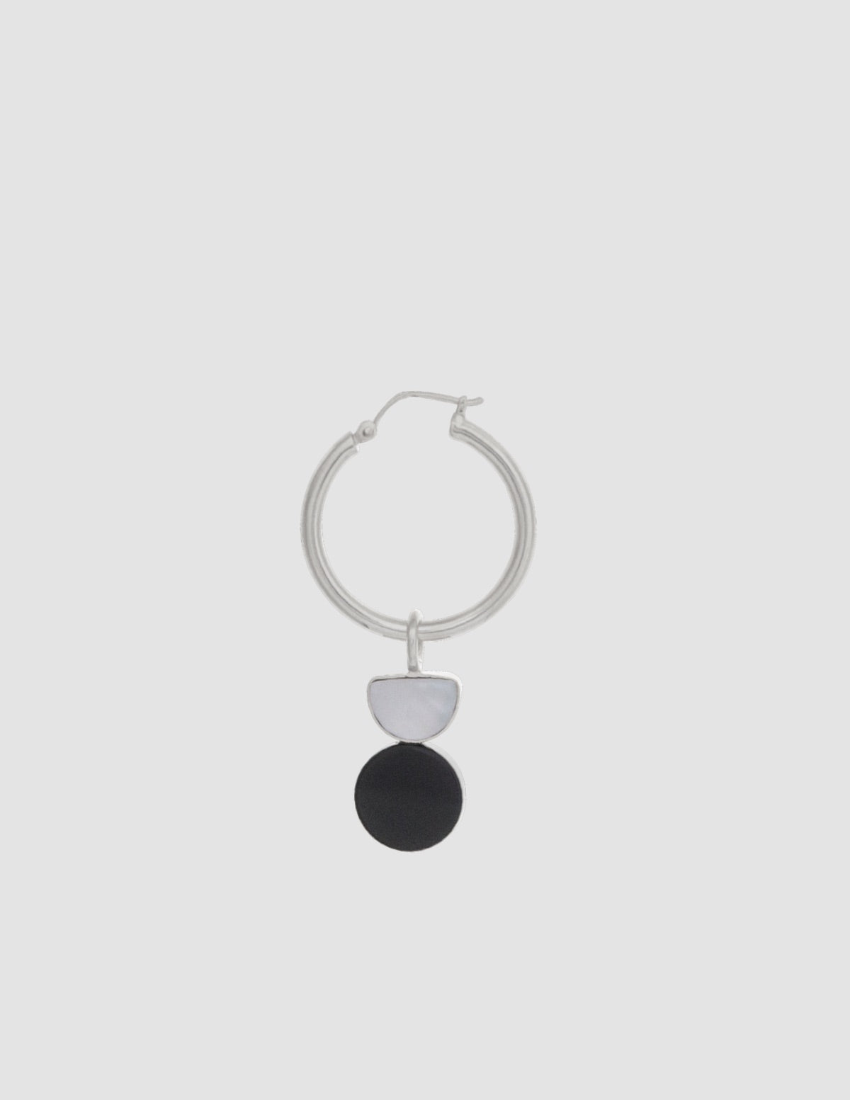 material:silver; add-on:hoops-3-click; add-on:black-moon-add-on;