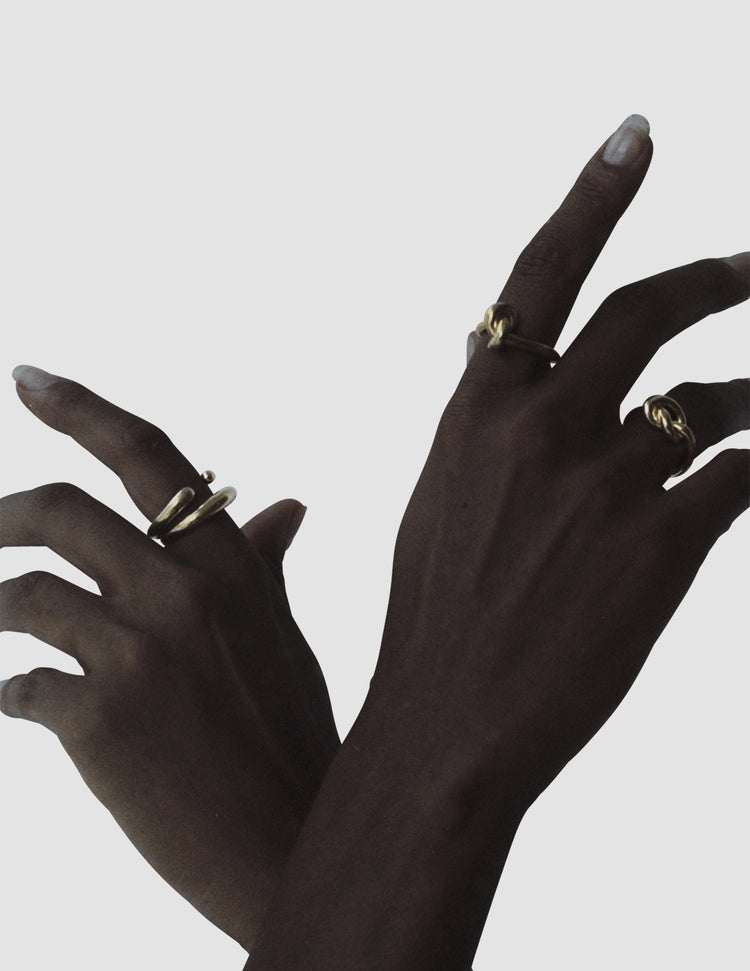 material:gold;
