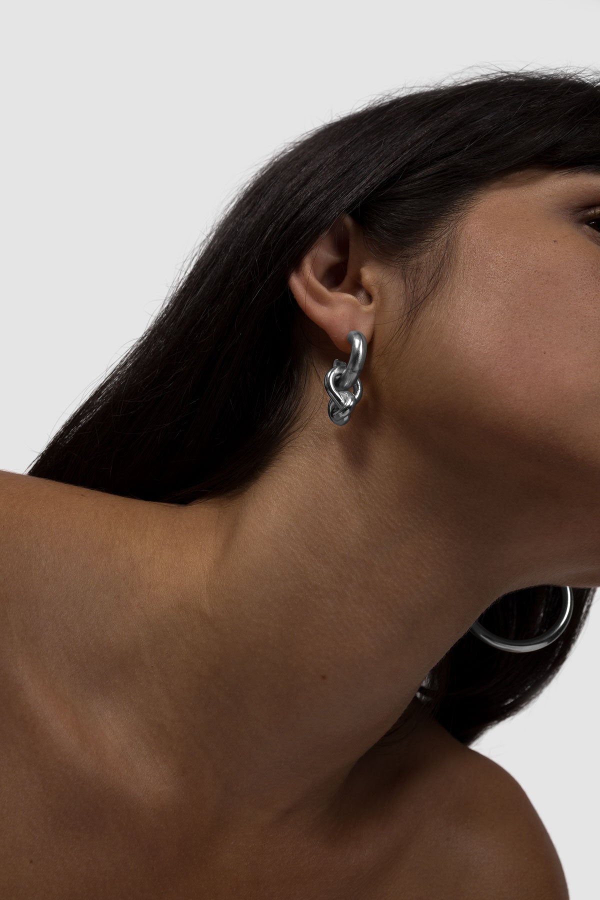 material:silver;