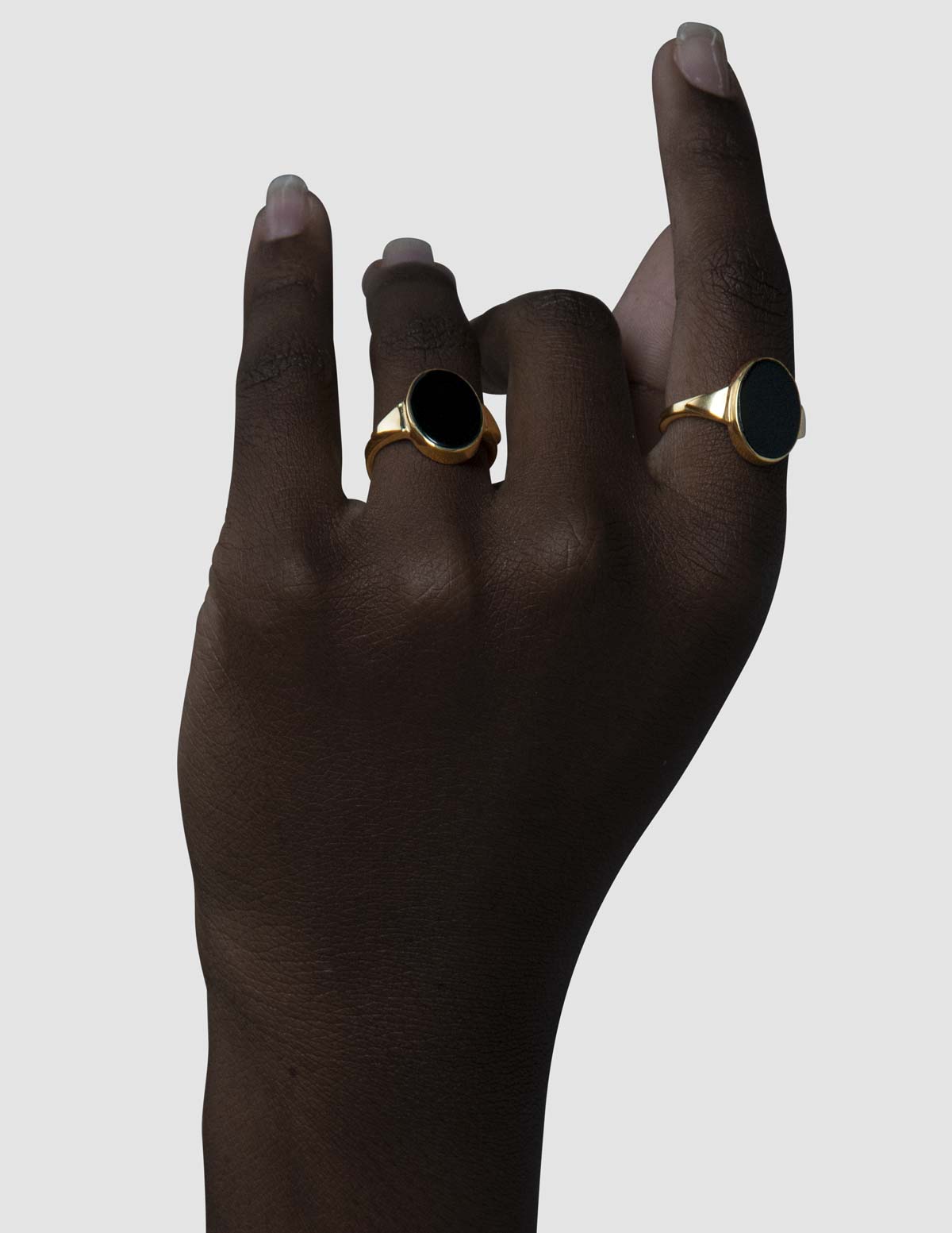 material:gold;