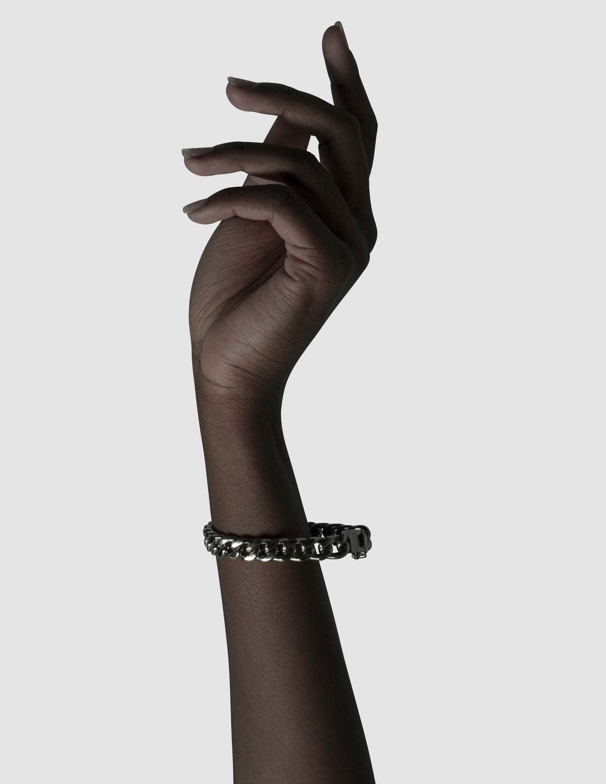 material:silver;