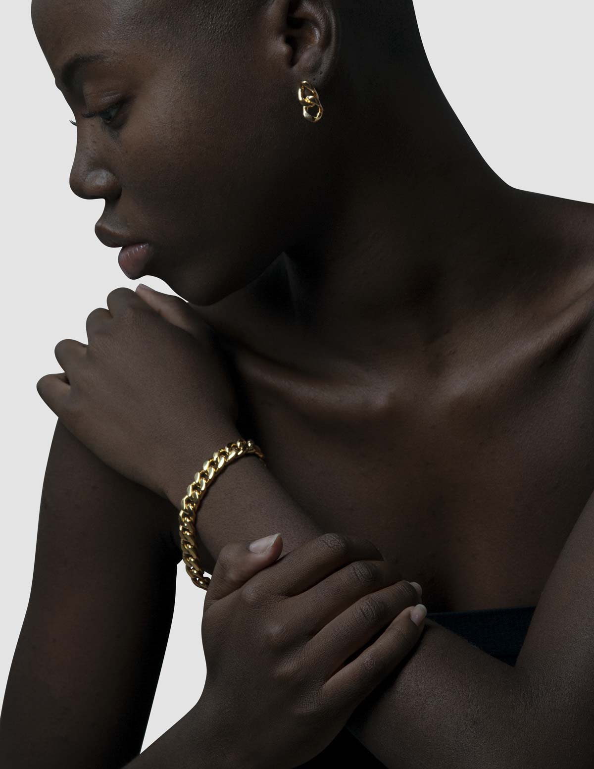 material:gold;