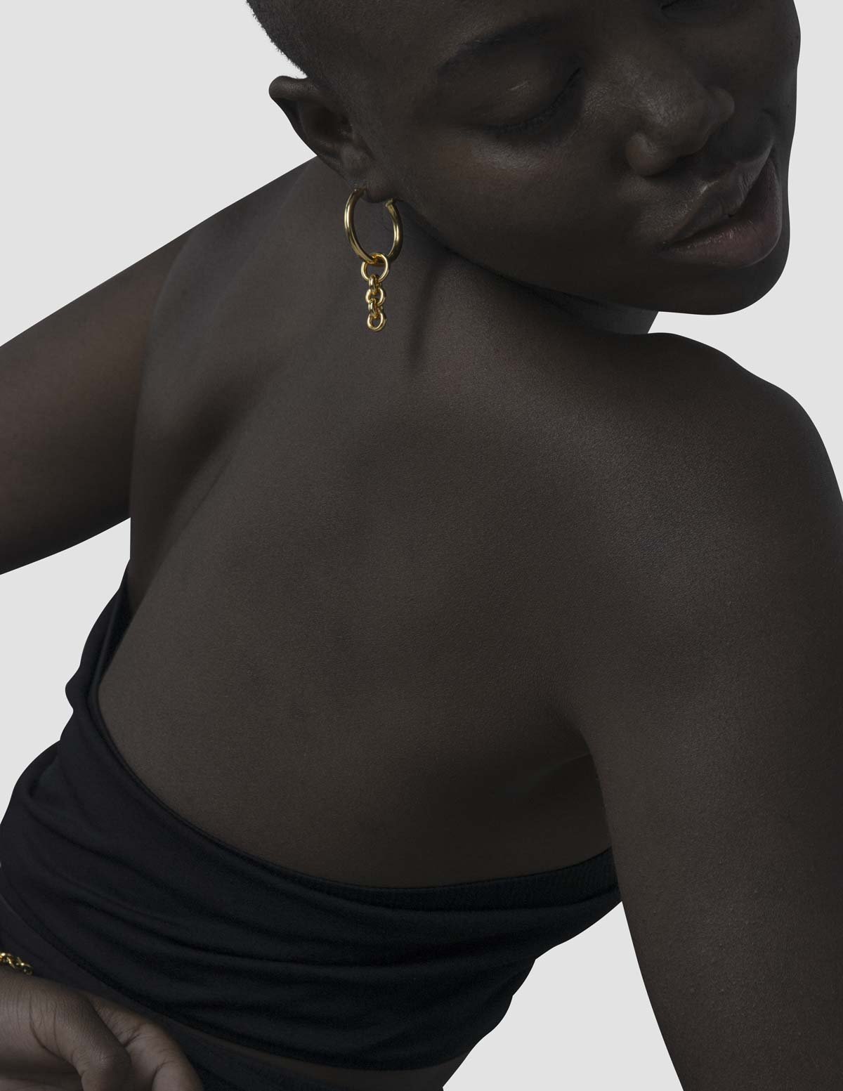 material:gold;