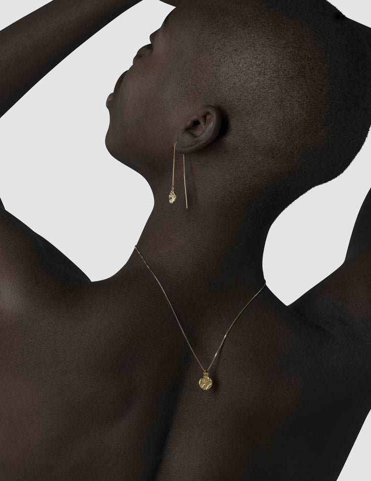 material:gold;