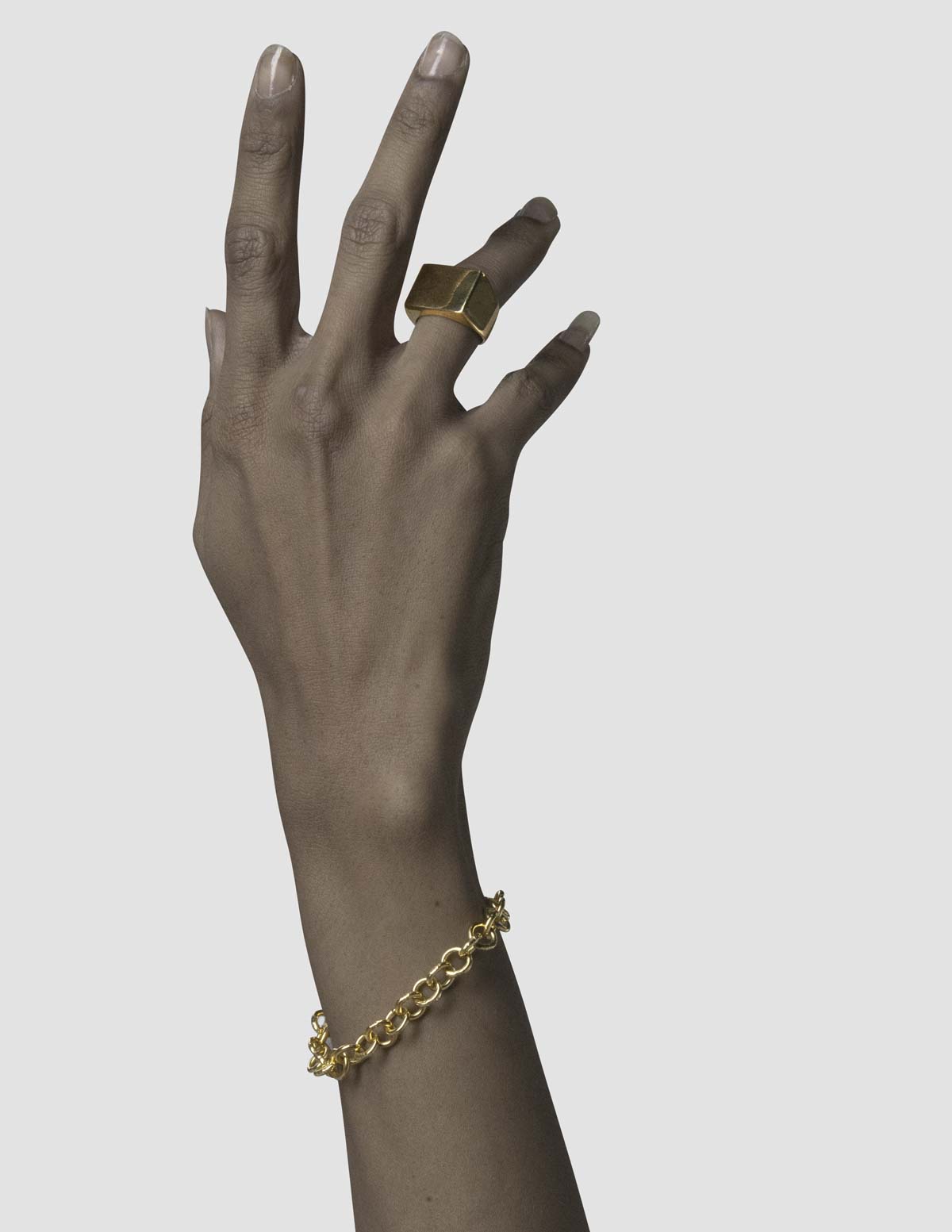 material:gold;