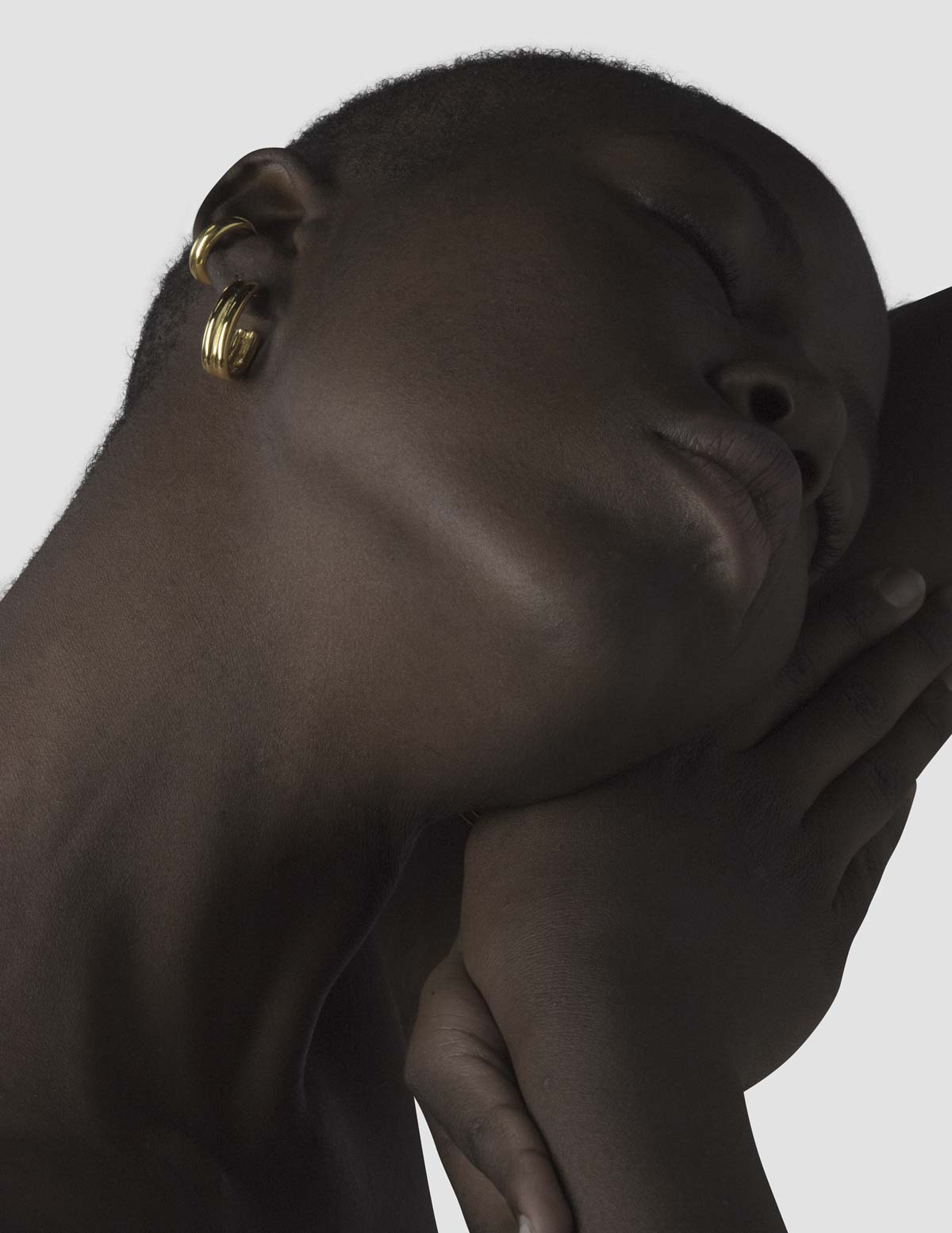 material:gold;