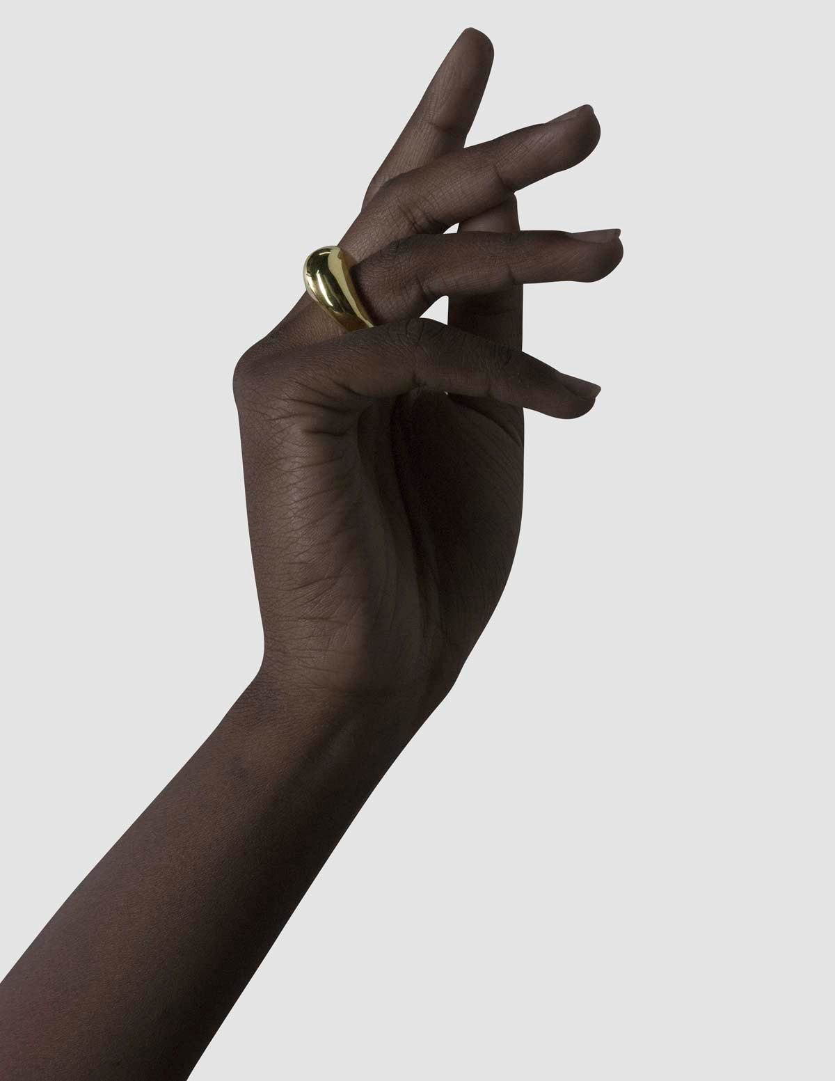 material:gold;