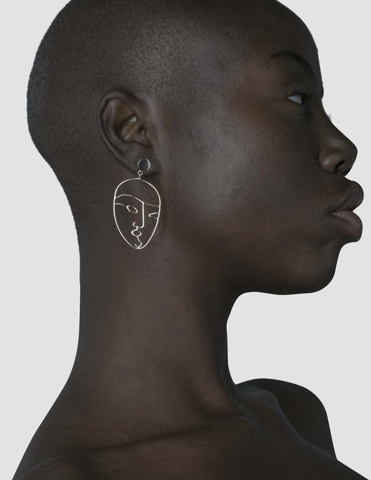 material:silver;