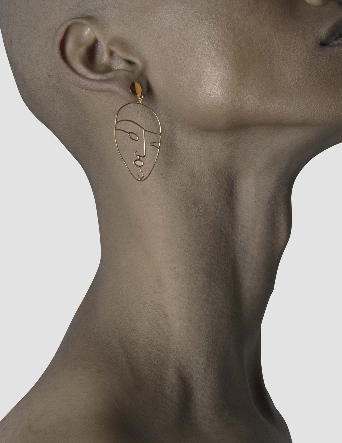 material:gold;