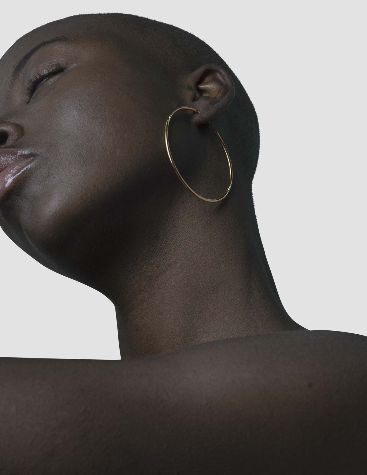 material:gold;