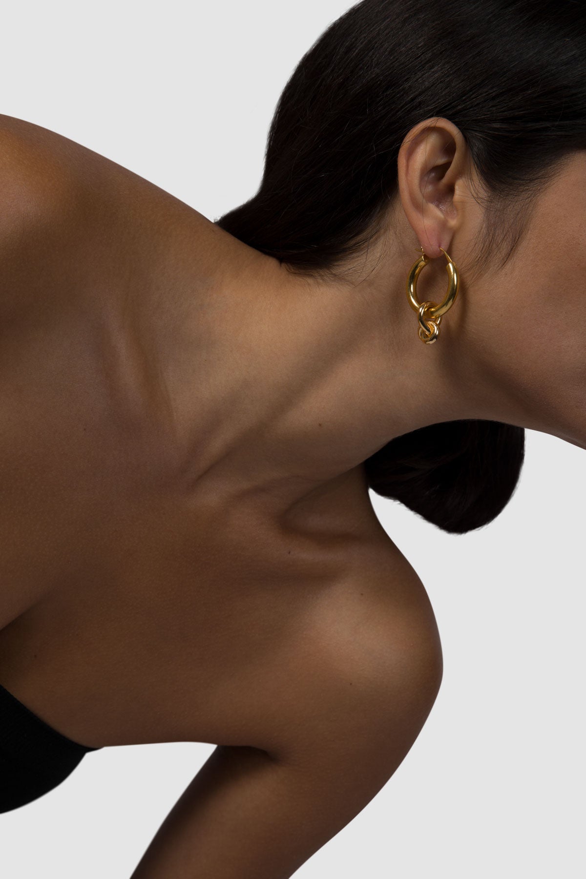material:gold;
