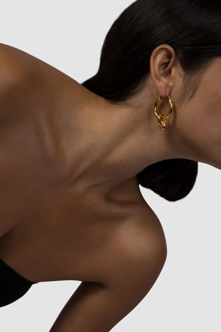 material:gold;