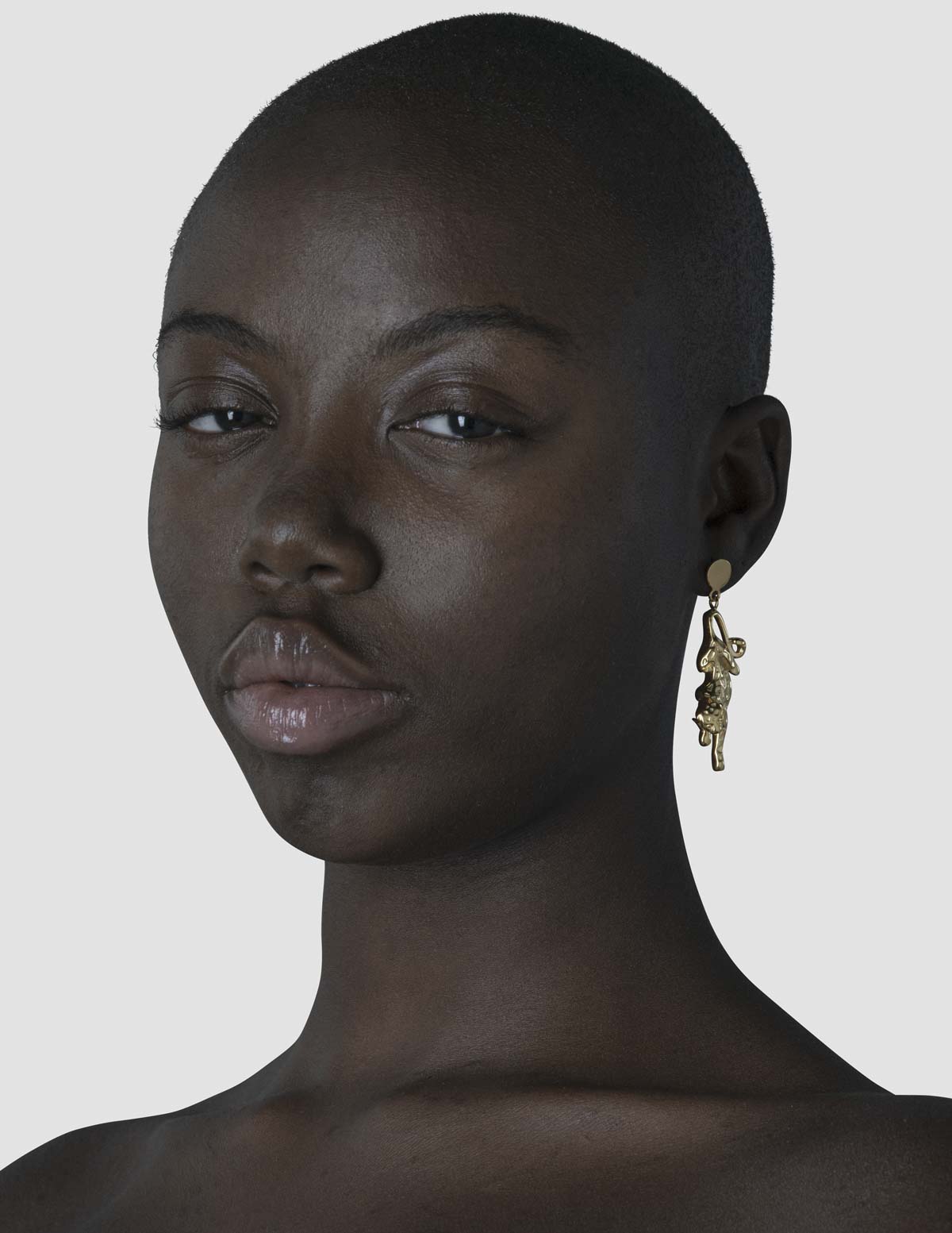material:gold;