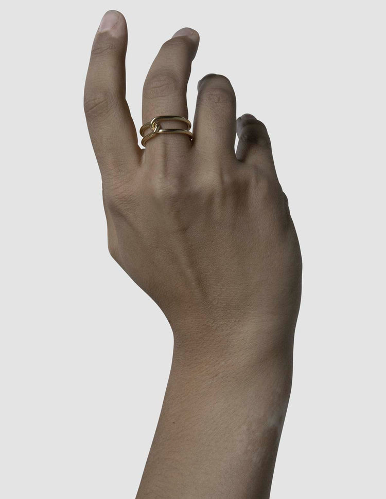 material:gold;
