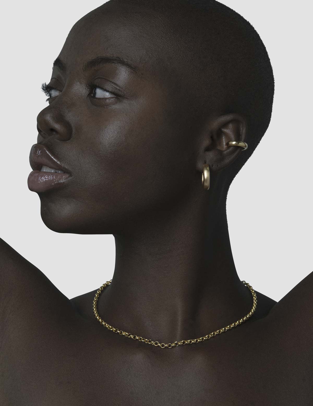 material:gold;